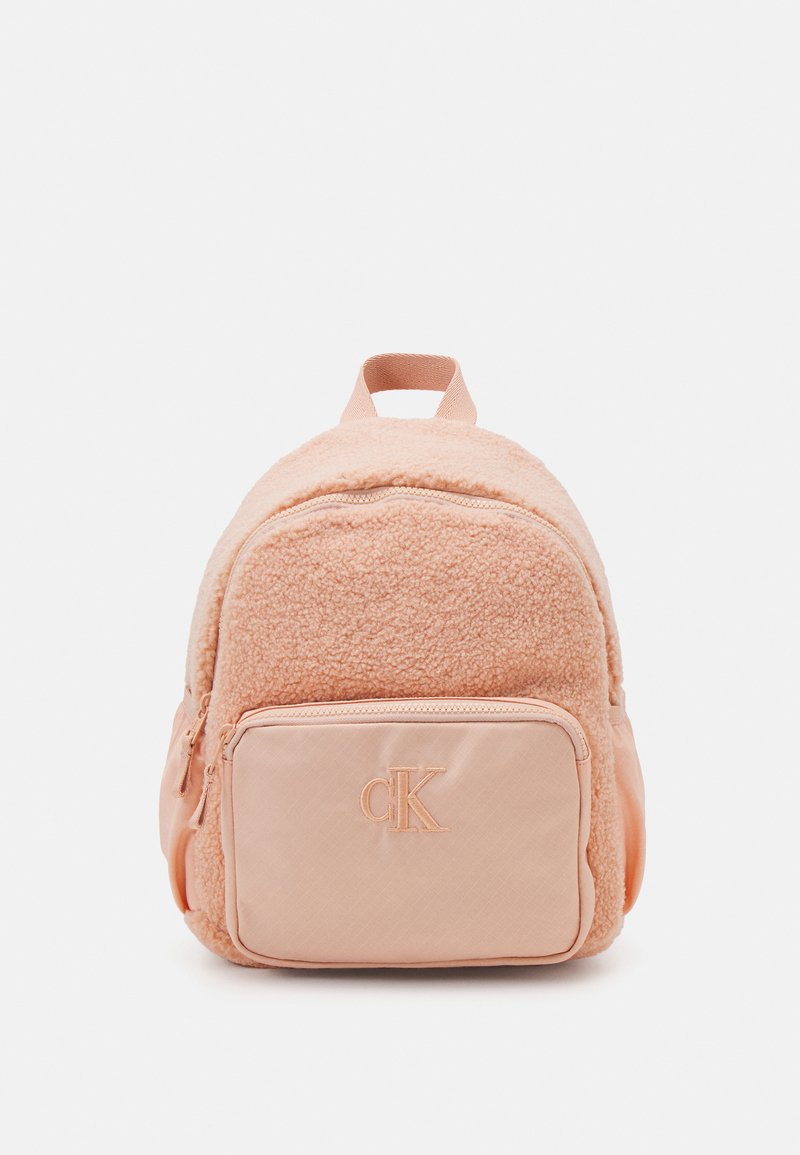 Calvin Klein Jeans TEDDY MEDIUM BACKPACK UNISEX - Rucksack  display picture 3