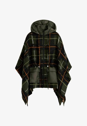 Poncho en cuadro escocés verde oscuro con líneas naranjas y blancas. Cuenta con una capucha, cierre frontal y dos bolsillos frontales con detalles de cordón. Textura suave.