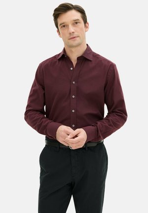 Oscar Jacobson REG FIT CUT AWAY BRUSHED - Camicia - red moon