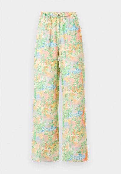 Platas kājas bikses no viegla auduma ar pasteļtoņu zīmējumu, kurā attēloti zivis un augi. Elastīga josta ar saite detaļu.