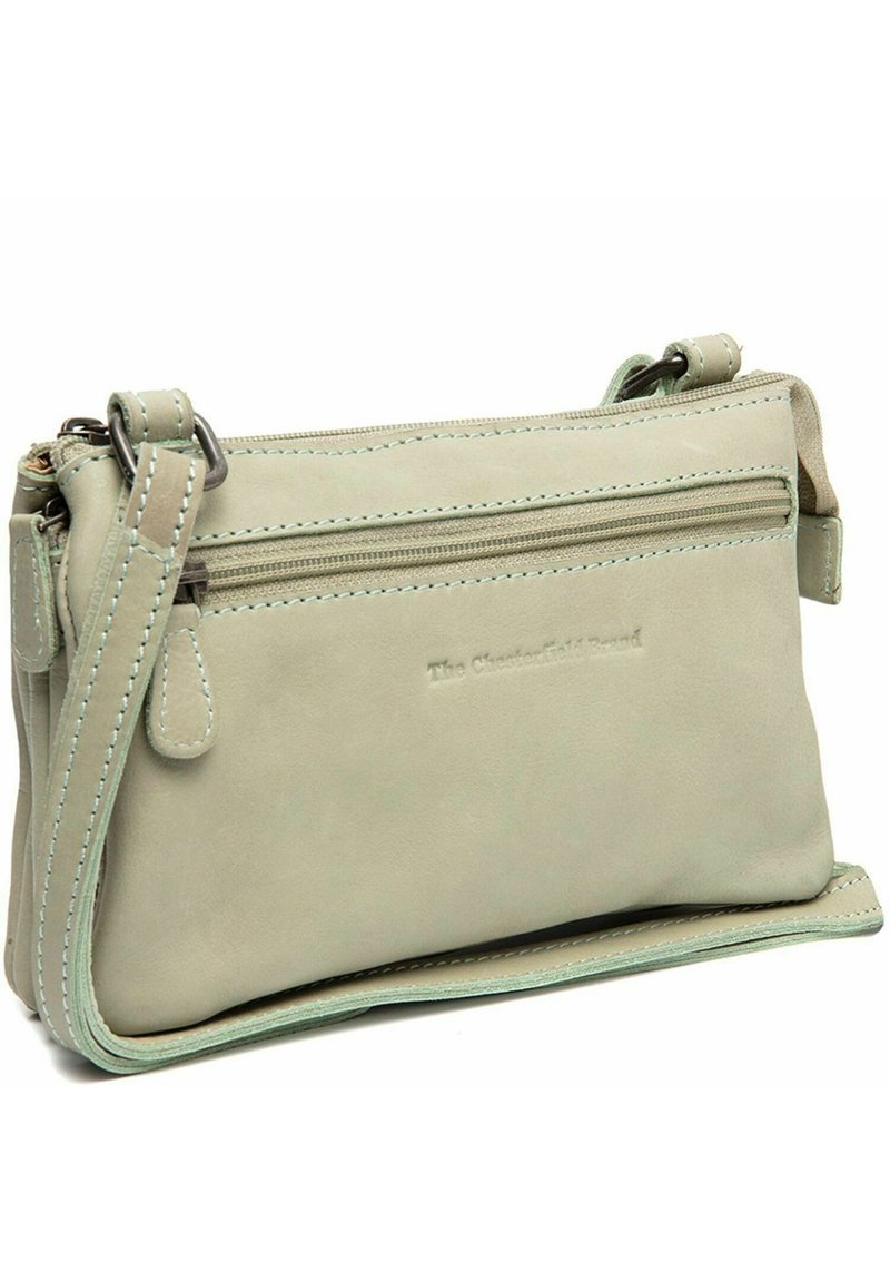 Borsa a tracolla in pelle verde chiaro con tasca zippata anteriore, cuciture coordinate e tracolla removibile. Design compatto con texture liscia.