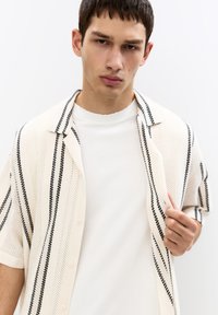 Thumbnail Image 4
