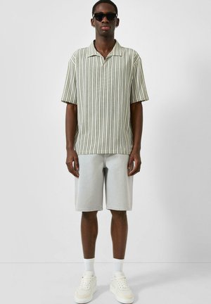QS JEANS-BERMUDA - Jeans Shorts - grau