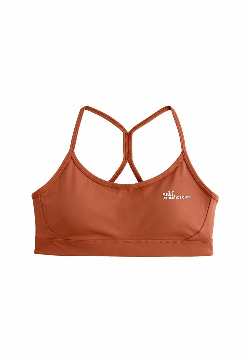 Sutien sport de culoare cărămizie, realizat dintr-un material neted și elastic; prezintă un design cu spate tip racer și un mic logo alb în partea stângă față.