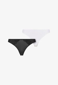 Valitud, black white