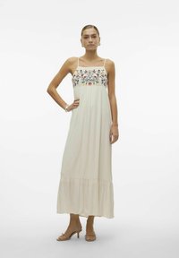 Vero Moda VERO MODA VMSINA LANGES - Velika haljina - birch