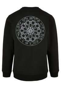 Schwarzer Pullover mit einem weißen Dartboard-Graphic auf dem Rücken, mit nummerierten Sektionen und einem strukturierten Design. Klassischer Rundhalsausschnitt.