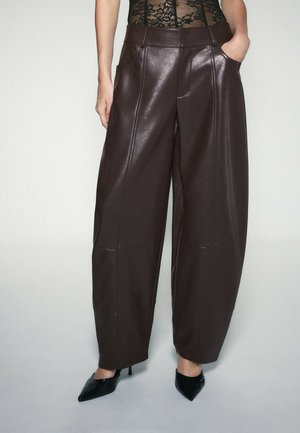 Stradivarius, Pantalon classique - mottled brown