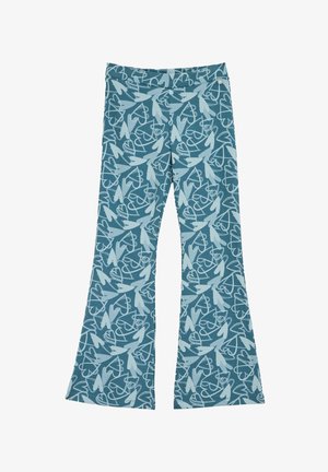 Kék bő szabású nadrág, ismétlődő világoskék absztrakt levélmintával. Simaságot biztosító anyagból készült, rugalmas derékszallal.