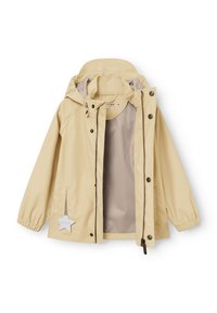 Beige waterdichte jas met een capuchon, ritssluiting aan de voorkant, elastische manchetten en een stervormige zakaccent. Binnenkant is grijs.