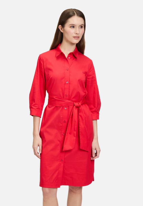 MIT KNOPFLEISTE
 - Blusenkleid