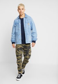 Jack & Jones JJEHILL CREW NECK  - Camisola - ensign blue/navy blazer