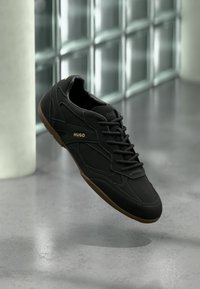 Non sélectionné, black