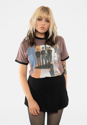 THE BEATLES - Print T-shirt - red