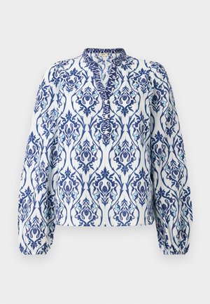 Bluzica z dolgimi rokavi v beli barvi z modrim in akvamarinskim cvetličnim vzorcem, z ovratnikom, ki se dvigne, in nabranimi manšetami, narejena iz lahkotnega materiala.