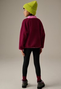 Next REGULAR FIT - Pulover din fleece - berry red