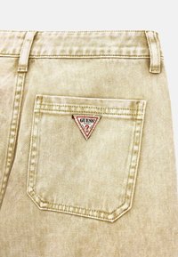 Guess Jeans a sigaretta - beige