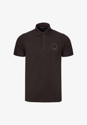 Polo marrón de algodón, con cuello clásico, tres botones y un sutil logo bordado en dorado en el pecho izquierdo.