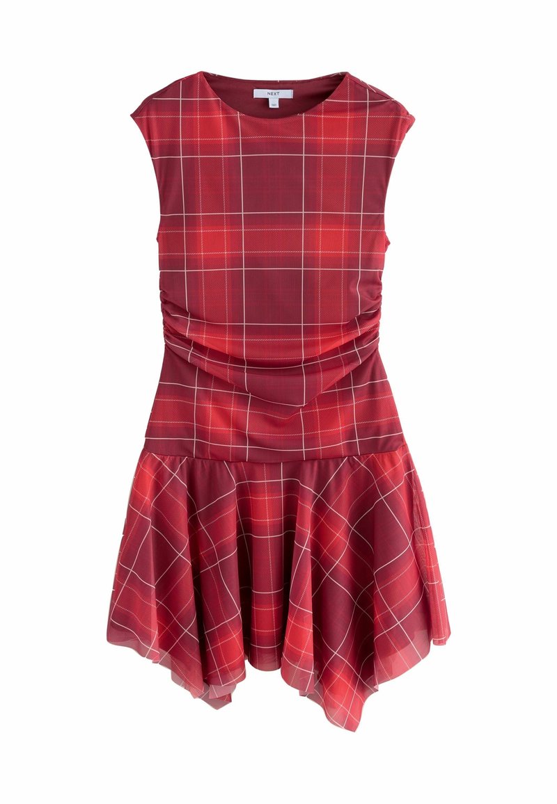 Robe rouge sans manches avec motif à carreaux blanc, taille cintrée et jupe asymétrique évasée.