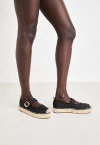 TISCA - Espandrilky - black
