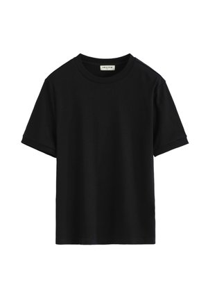T-shirt noir en coton doux, avec un col rond classique et des manches courtes. Design simple, sans motifs ni accents supplémentaires.