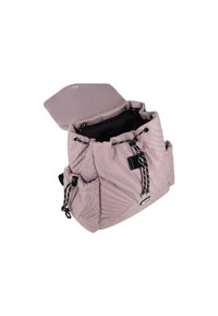 Borsa tote trapuntata in morbido materiale lavanda, con chiusura a coulisse, interno nero e tasche laterali con fasce a contrasto.