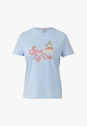 Helles blaues Baumwoll-T-Shirt mit kurzen Ärmeln, rundem Halsauschnitt und buntem Druck mit dem Schriftzug "Sea La Vie" und einem Design einer Palme.