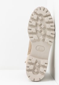 Kennel + Schmenger Bottines à plateau - beige