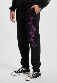 Just Rhyse - NIGHT IN PARADISE JOGGING - Jogginghose - black purple Thumbnail-Bild 1