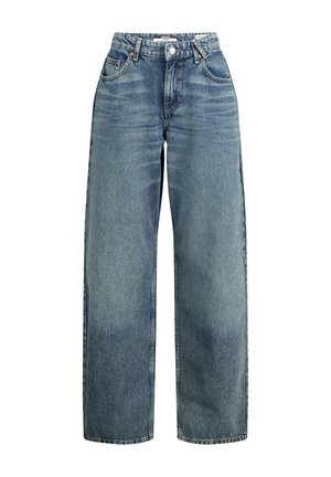 Jeans en denim bleu clair à jambe large avec une taille haute, cinq poches et une braguette à zip. Présente une décoloration subtile et un ourlet propre.