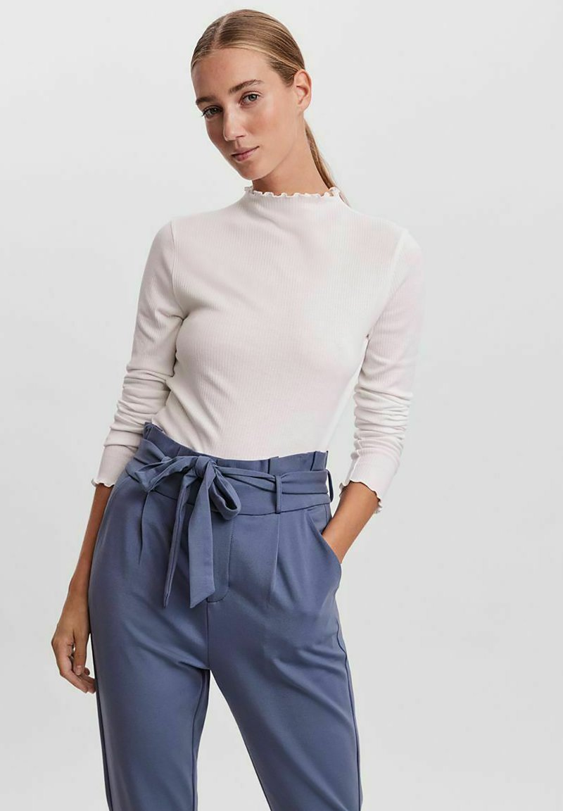 Vero Moda crop top with square neck in black and white gingham