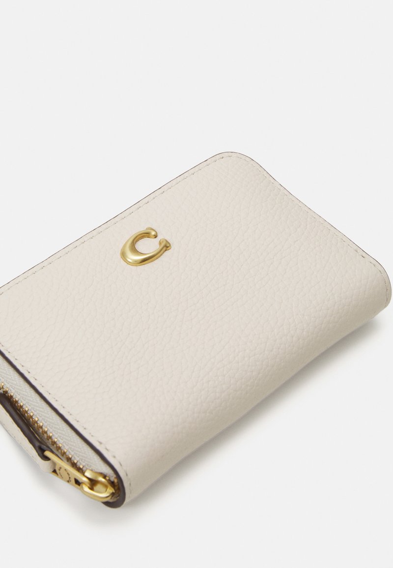 COACH ESSENTIAL SMALL ZIP AROUND CARD CASE Wallet chalk/off