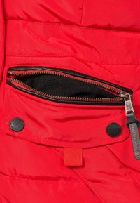 Navahoo Paula - Cappotto invernale - rot mit schwarzem fell