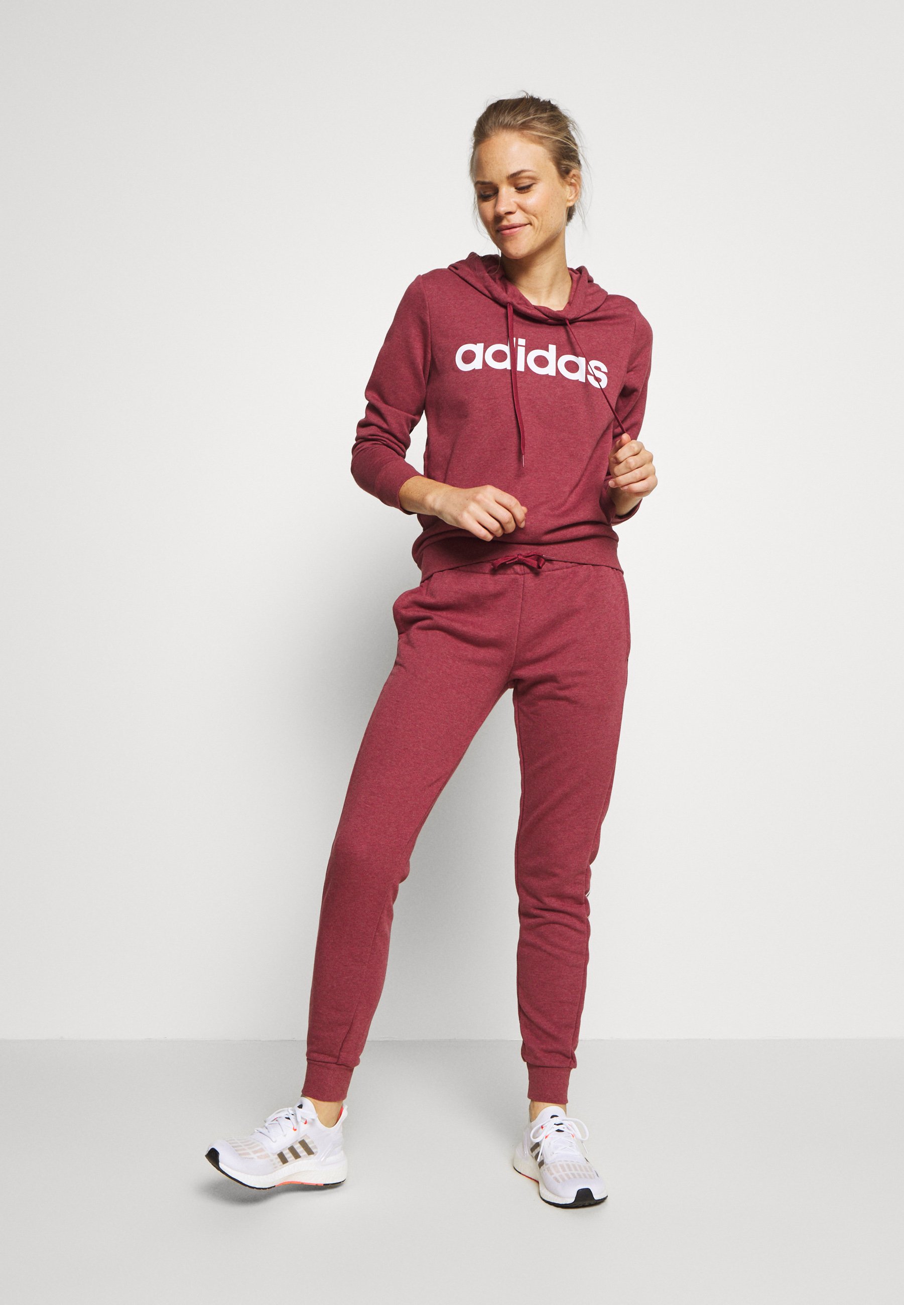 adidas Performance ESSENTIALS LINEAR SPORT HODDIE adidas Performance ESSENTIALS LINEAR SPORT HODDIE