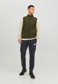 Jack & Jones GORDON NEWSOFT PANT  - Pantalones deportivos - black