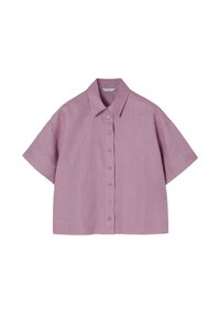 Lühikeste varrukatega särgike helesinises lilas, millel on klassikaline krae, pehme tekstuur ja lõdvestatud lõige koos eesnuppega.