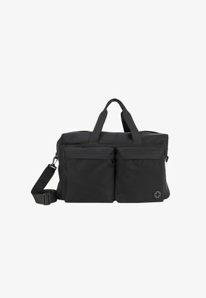Schwarze Stoff-Duffle-Tasche mit zwei Fronttaschen, verstellbarem Schultergurt und zwei oberen Griffen. Mit einem Logo-Accent an der Seite.