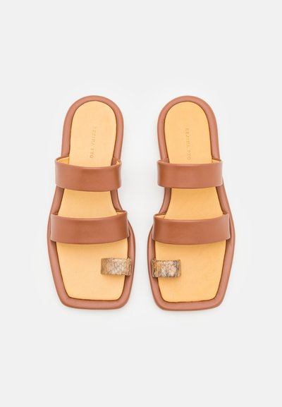 Rejina Pyo LARISSA - Μιουλ - brown