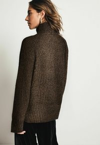 Next SPARKLE NECK  - Vesta - brown chocolate