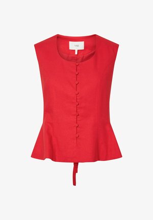 Rød ærmeløs bluse med rund halsudskæring, stofbetrukne knapper foran, figursyet talje og peplumkant.