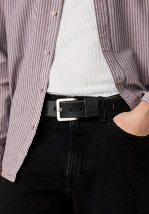 Levi's®, ARLO WIDE PRONG BELT CAVIAR - Bælter - mocha bisque - blacks
