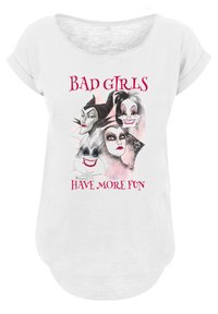 Hvit kortermet t-skjorte med trykte illustrasjoner av fire kvinnelige karakterer med teksten "BAD GIRLS HAVE MORE FUN" i rosa.