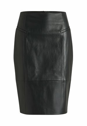 Musta nahkainen kynähame tasaisella pinnalla, jossa on kaksi etutaskua ja piilotettu takavyö. Slim fit -malli, jossa on sauma-detailit.