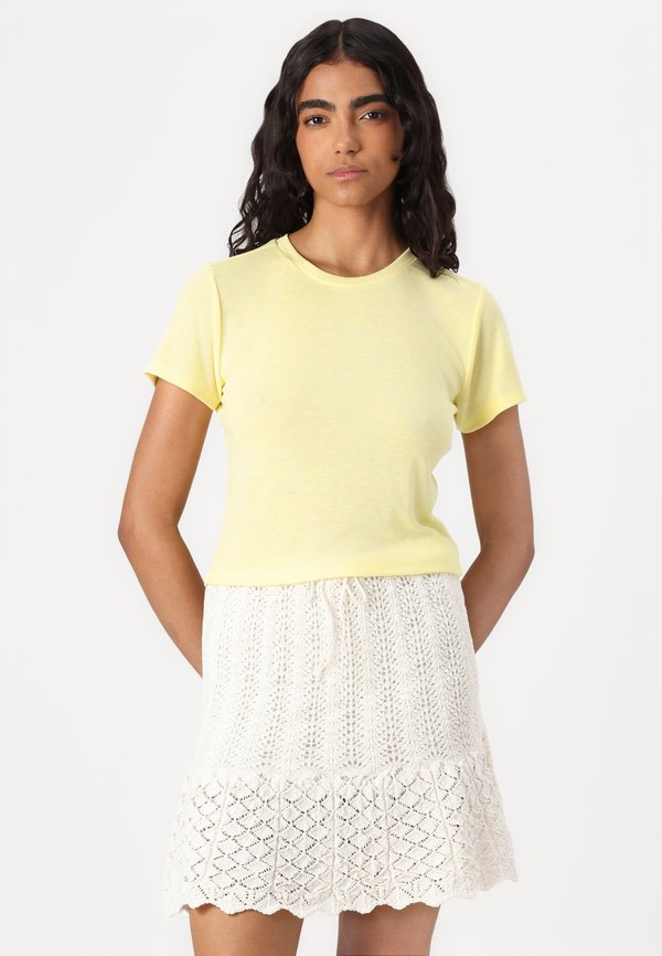 ONLELLI SHORT - Basic T-shirt - lemon meringue4