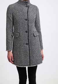 Sisley Halflange jas - black