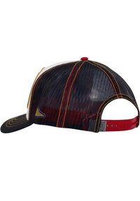 Casquette avec un avant structuré, dos en maille noire, sangle ajustable rouge et des coutures contrastantes jaunes et rouges. La visière présente une forme courbée.