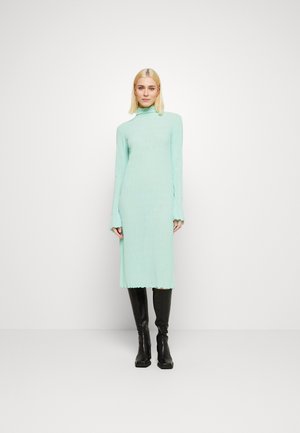 Mads Nørgaard HALTERN DRESS - Φόρεμα-πουλόβερ - cabbage