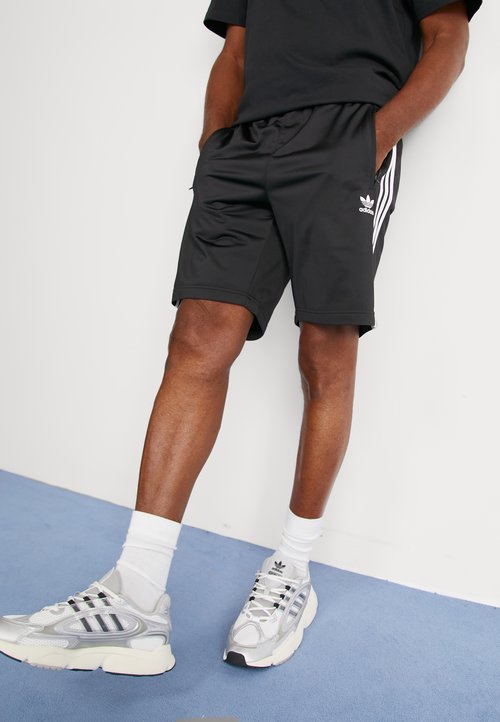 adidas Adicolor Firebird Shorts White/Black — foto 4