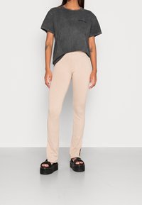 Colourful Rebel Triko s potiskem - grey