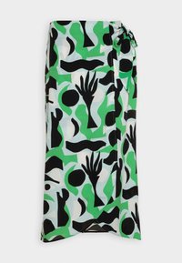 Kleurvolle rok met een abstract patroon van groene, zwarte en lichtblauwe vormen, met een strikdetail op de taille en een vloeiende ontwerp.
